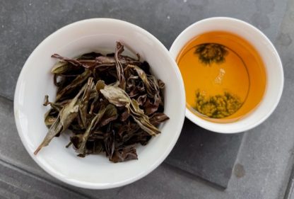 Qi Lan Yancha Chinese oolong tea Leaf in Gaiwan