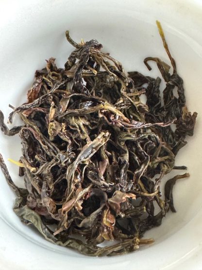 Shui Xian Dan Cong Oolong tea Leaf in Gaiwan